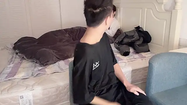 Snapshot of hexiangzb chatting on 12/18/25, 04:51 hexiangzb online show from 12/18/25, 04:51