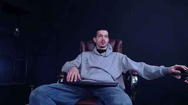 Snapshot of KaydenDrew chatting on 12/18/25, 05:24 KaydenDrew online show from 12/18/25, 05:24