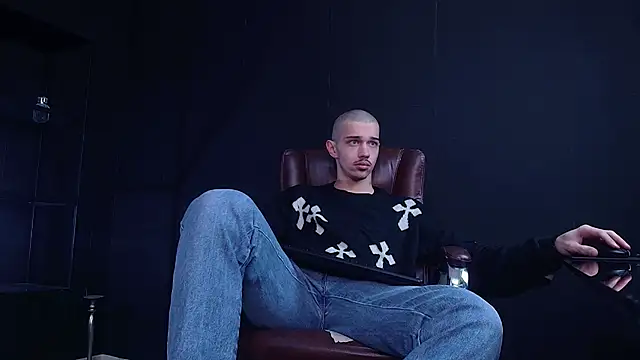 Snapshot of KaydenDrew chatting on 12/19/25, 05:14 KaydenDrew online show from 12/19/25, 05:14