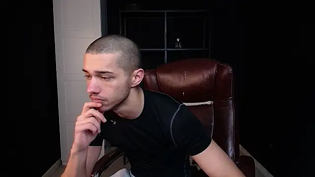 Snapshot of KaydenDrew chatting on 02/01/26, 05:28 KaydenDrew online show from 02/01/26, 05:28