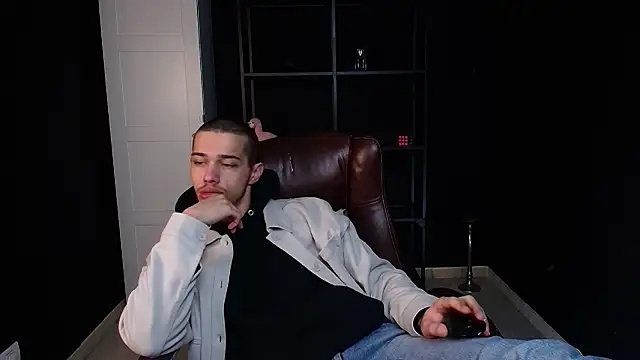 Snapshot of KaydenDrew chatting on 02/04/26, 05:13 KaydenDrew online show from 02/04/26, 05:13