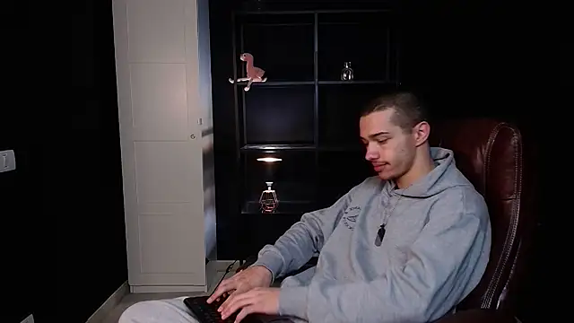 Snapshot of KaydenDrew chatting on 02/07/26, 05:44 KaydenDrew online show from 02/07/26, 05:44