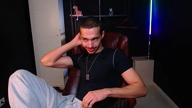 Snapshot of KaydenDrew chatting on 02/15/26, 07:51 KaydenDrew online show from 02/15/26, 07:51