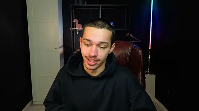 Snapshot of KaydenDrew chatting on 02/18/26, 05:47 KaydenDrew online show from 02/18/26, 05:47