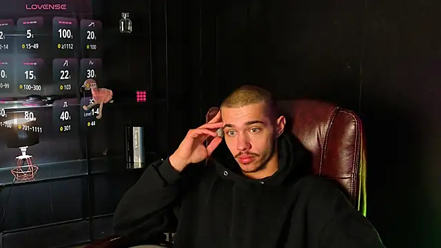 Snapshot of KaydenDrew chatting on 02/28/26, 05:19 KaydenDrew online show from 02/28/26, 05:19