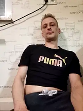 Snapshot of AnDyWaesche90 chatting on 04/15/26, 03:24 AnDyWaesche90 online show from 04/15/26, 03:24