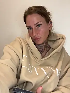 Klarry69 online show from 04/17/26, 07:50