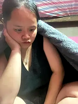 Snapshot of Thanhhuyen001 chatting on 12/18/25, 06:52 Thanhhuyen001 online show from 12/18/25, 06:52