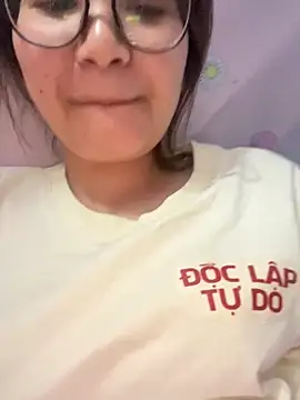 Thanhhuyen001 online show from 06/08/26, 04:07