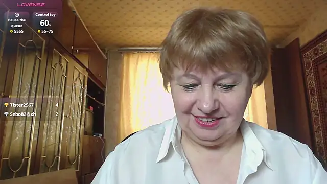 Snapshot of Casey_peach chatting on 02/26/26, 06:56 Casey peach online show from 02/26/26, 06:56