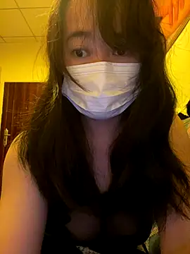 Snapshot of qiqi-01 chatting on 12/18/25, 03:07 qiqi-01 online show from 12/18/25, 03:07