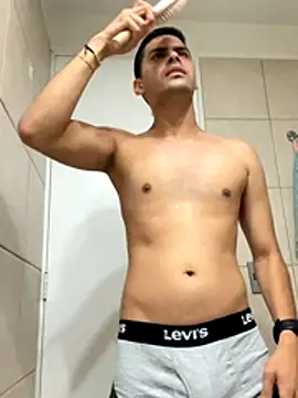 Snapshot of HotWhisper22 chatting on 12/17/25, 02:06 HotWhisper22 online show from 12/17/25, 02:06