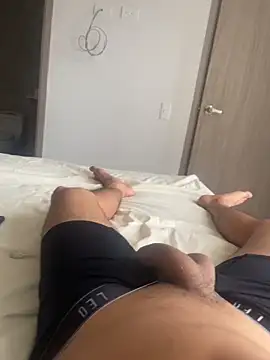 HotWhisper22 online show from 04/13/26, 07:41