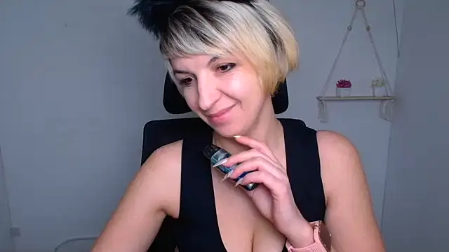 Lana Foxyy online show from 02/08/26, 07:45