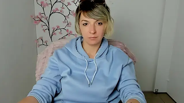 Lana Foxyy online show from 05/11/26, 04:59