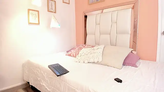 Kloebaby  online show from 04/30/26, 08:26