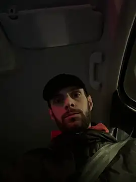 Snapshot of xbear00 chatting on 12/18/25, 11:44 xbear00 online show from 12/18/25, 11:44