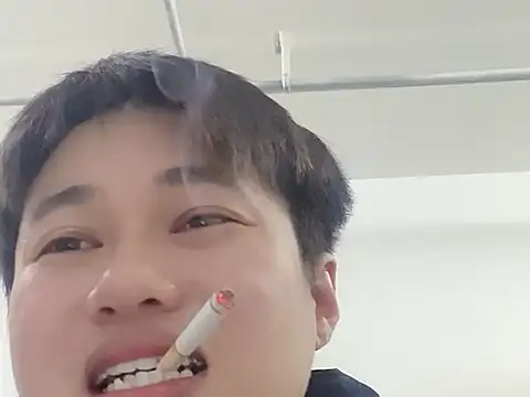 Snapshot of haoqide152 chatting on 12/16/25, 04:23 haoqide152 online show from 12/16/25, 04:23