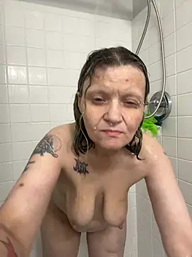 lindzybella online show from 04/15/26, 07:48