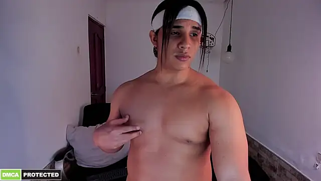Snapshot of latinboyfit chatting on 02/24/26, 04:43 latinboyfit online show from 02/24/26, 04:43