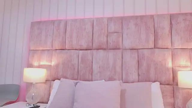 Snapshot of ScarlettFoox chatting on 12/22/25, 01:08 ScarlettFoox online show from 12/22/25, 01:08