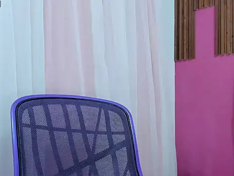 Snapshot of Bianca_slut1 chatting on 12/22/25, 09:34 Bianca slut1 online show from 12/22/25, 09:34