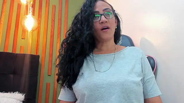 Snapshot of Bianca_slut1 chatting on 01/18/26, 08:01 Bianca slut1 online show from 01/18/26, 08:01