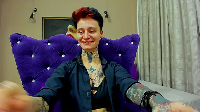 Snapshot of KennyXSX chatting on 12/17/25, 08:04 KennyXSX online show from 12/17/25, 08:04