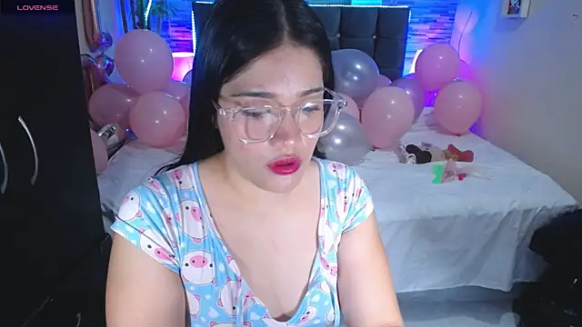 Snapshot of Valeri_hot22 chatting on 02/17/26, 08:26 Valeri hot22 online show from 02/17/26, 08:26