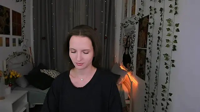 Snapshot of Ariadna_Shy chatting on 12/29/24, 02:17 Ariadna Shy online show from 12/29/24, 02:17