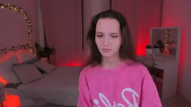 Snapshot of Ariadna_Shy chatting on 01/12/25, 10:33 Ariadna Shy online show from 01/12/25, 10:33