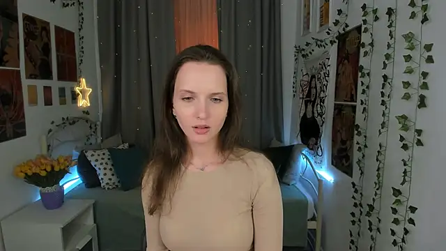 Snapshot of Ariadna_Shy chatting on 02/02/25, 02:06 Ariadna Shy online show from 02/02/25, 02:06