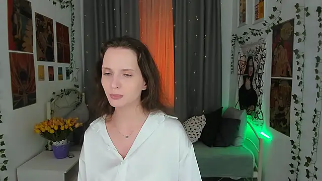 Snapshot of Ariadna_Shy chatting on 02/09/25, 04:36 Ariadna Shy online show from 02/09/25, 04:36