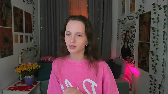 Snapshot of Ariadna_Shy chatting on 02/16/25, 02:31 Ariadna Shy online show from 02/16/25, 02:31