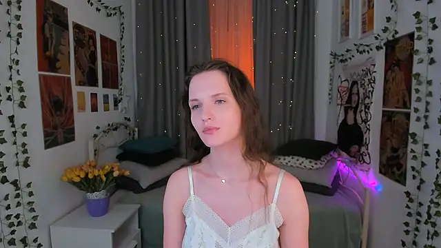 Snapshot of Ariadna_Shy chatting on 02/24/25, 04:49 Ariadna Shy online show from 02/24/25, 04:49