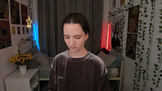 Snapshot of Ariadna_Shy chatting on 09/13/25, 10:20 Ariadna Shy online show from 09/13/25, 10:20