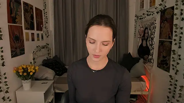 Snapshot of Ariadna_Shy chatting on 09/26/25, 01:48 Ariadna Shy online show from 09/26/25, 01:48