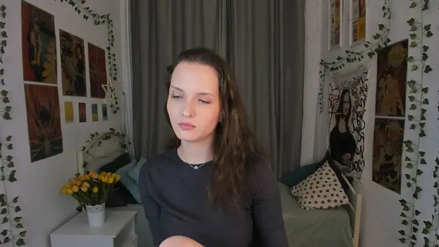 Snapshot of Ariadna_Shy chatting on 12/13/25, 10:15 Ariadna Shy online show from 12/13/25, 10:15