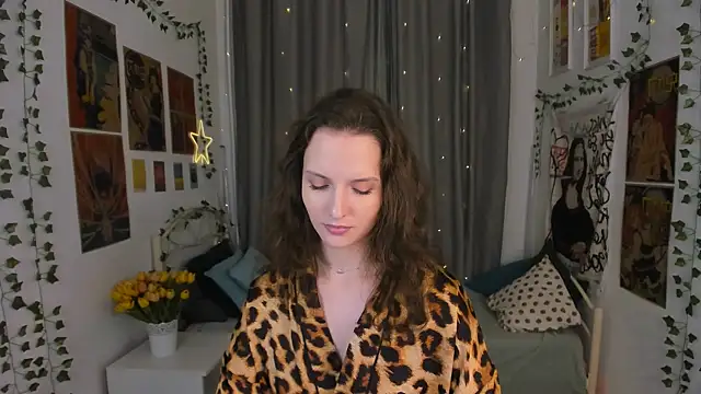 Snapshot of Ariadna_Shy chatting on 12/17/25, 12:11 Ariadna Shy online show from 12/17/25, 12:11