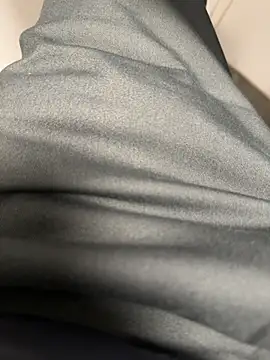 Snapshot of samxtnZ chatting on 12/17/25, 03:18 samxtnZ online show from 12/17/25, 03:18