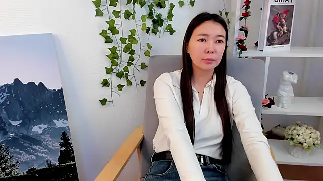 Snapshot of BettinaHuus chatting on 12/17/25, 05:46 BettinaHuus online show from 12/17/25, 05:46