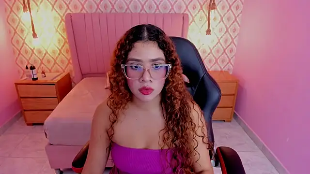 SIENNA FOX4 online show from 03/26/26, 12:44