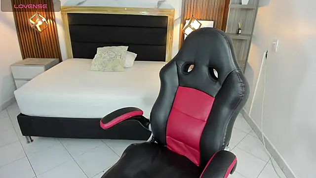 SIENNA FOX4 online show from 03/31/26, 12:49