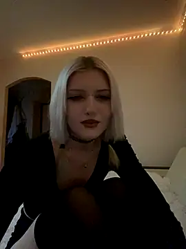 Snapshot of kris_tinika chatting on 12/19/25, 07:48 kris tinika online show from 12/19/25, 07:48