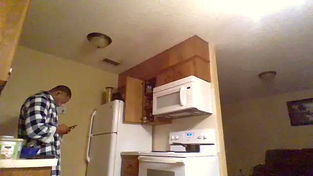 Snapshot of KingDes55 chatting on 02/13/26, 02:13 KingDes55 online show from 02/13/26, 02:13