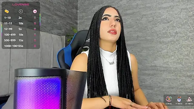 Snapshot of Odett_Khast chatting on 12/17/25, 05:13 Odett Khast online show from 12/17/25, 05:13