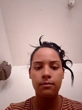 Snapshot of DulceTentacion12 chatting on 12/17/25, 02:34 DulceTentacion12 online show from 12/17/25, 02:34