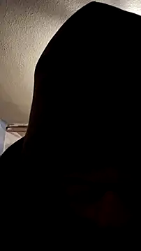 Snapshot of Sinuel chatting on 12/18/25, 02:56 Sinuel online show from 12/18/25, 02:56