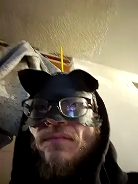 Snapshot of Sinuel chatting on 12/19/25, 04:14 Sinuel online show from 12/19/25, 04:14