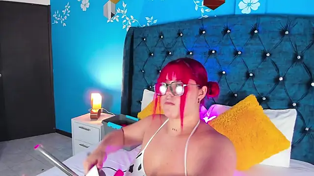 Issa Clark01 online show from 02/06/26, 09:40